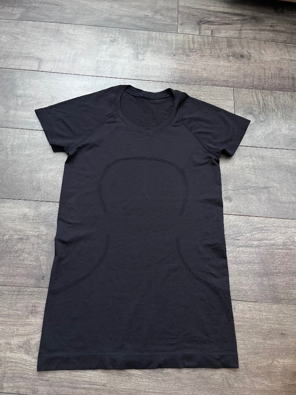 lululemon swiftly tech tshirt black size 6